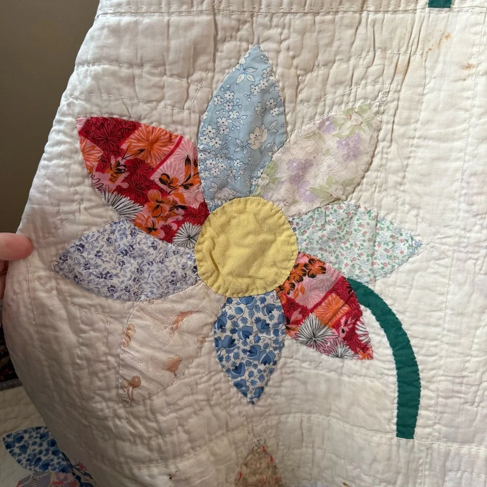 1930s‎ Reworked Flower Quilt - Picture 7 of 13